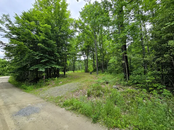 20 Young Lane, Burnham, ME 04922