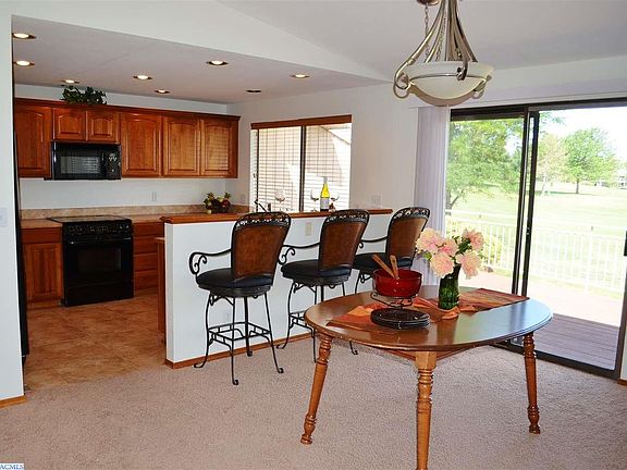 5th image of 330 Greenbrook Pl