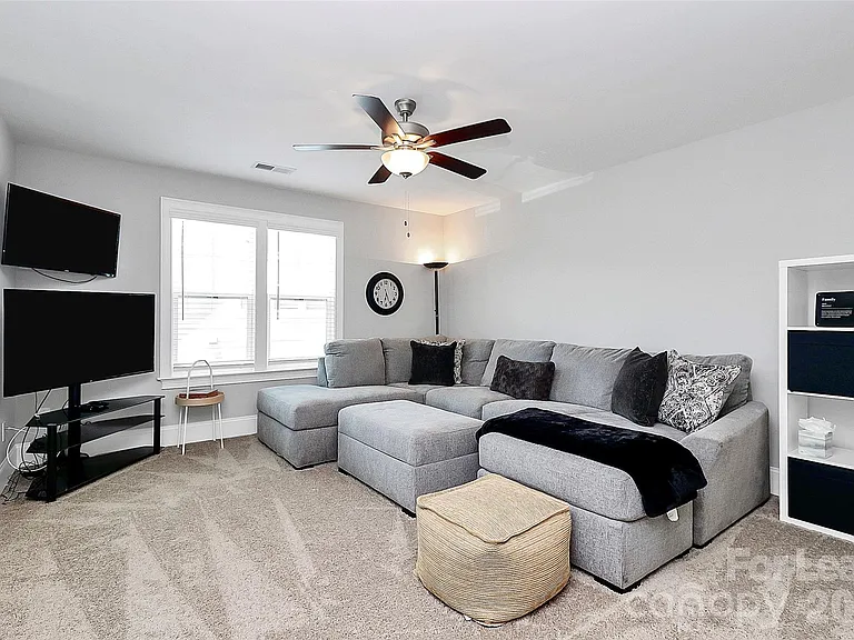 136 Preston Rd — Photo 20