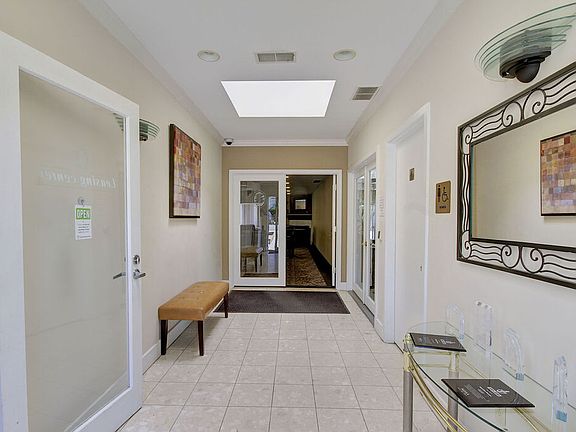 Leasing Center