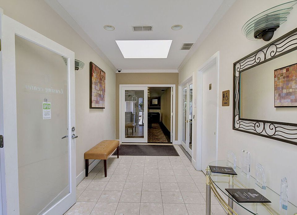 Leasing Center