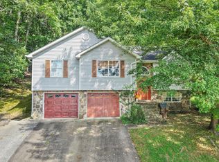 20 Robert Ln, Ringgold, GA 30736