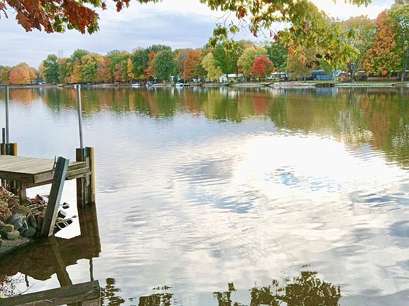 2nd image of 3578 Roland Dr