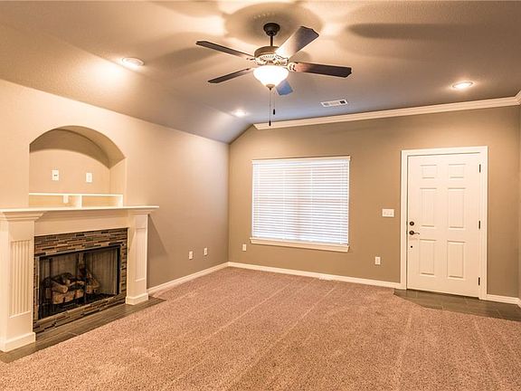 3rd image of 3200 N Raven Ln