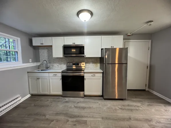 18 Nashua Rd APT 2, Pelham, NH 03076