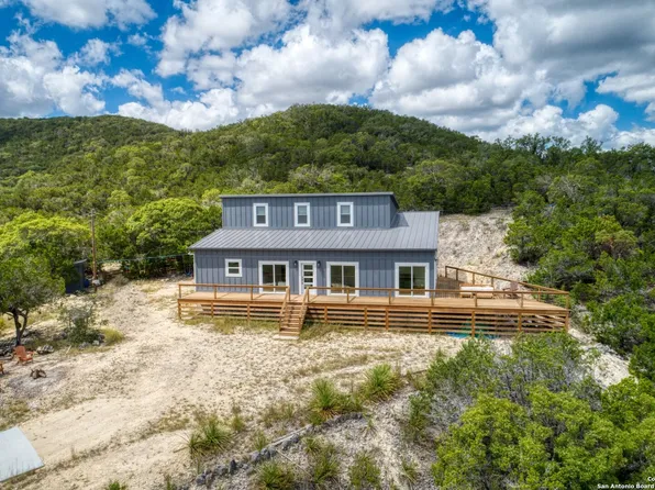 252 valley vista, Tarpley, TX 78883