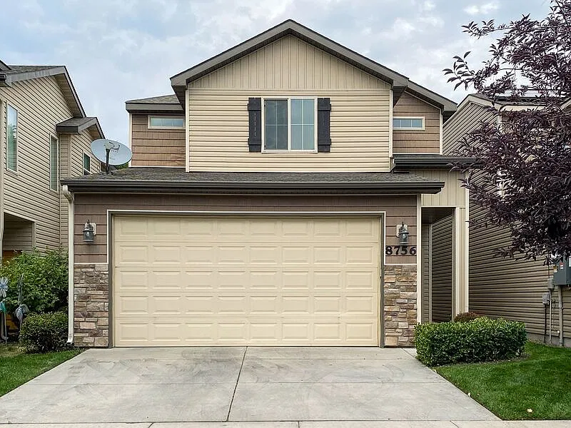 3 bed, 2.5 bath, 1499 sqft, $2,345 — Photo 1