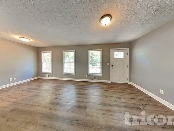 3rd image of 847 Raintree Way SE