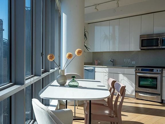 5th image of 160 Madison Ave APT 27C