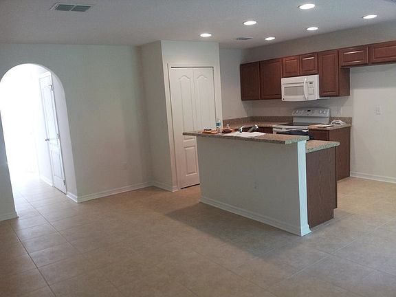 4th image of 4425 Ashburn Square Dr