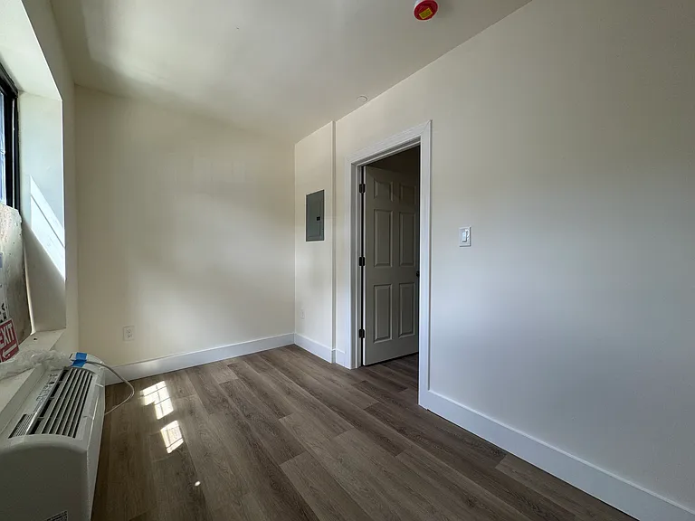 3030 Colden Ave #1A — Photo 7