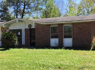2001 University St, Gautier, MS 39553