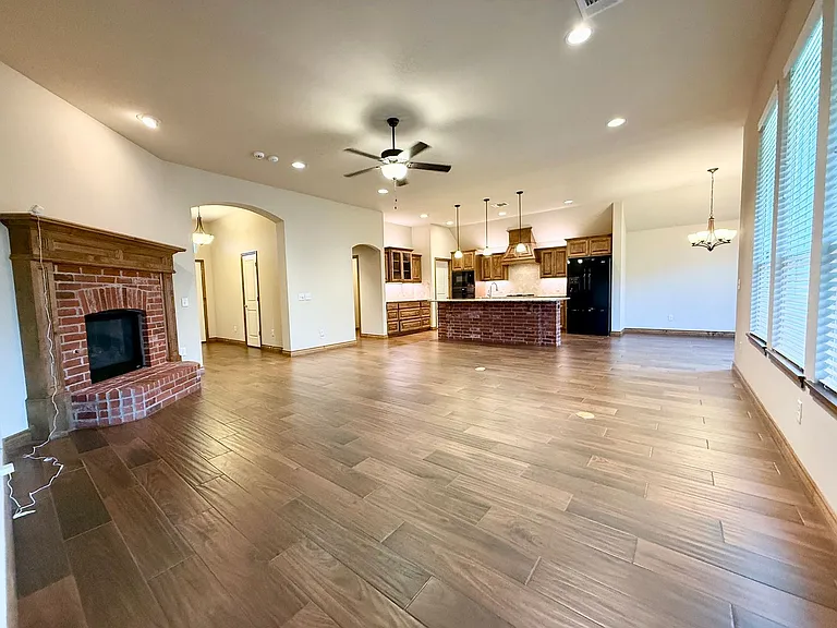 706 Sedona Dr — Photo 5