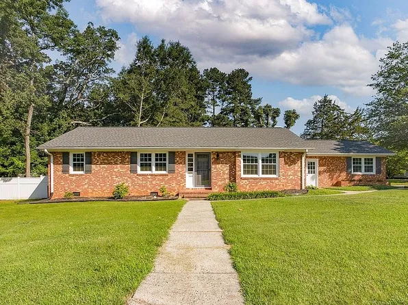2403 May Dr, Burlington, NC 27215