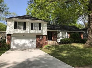 9740 Walmer St, Overland Park, KS 66212