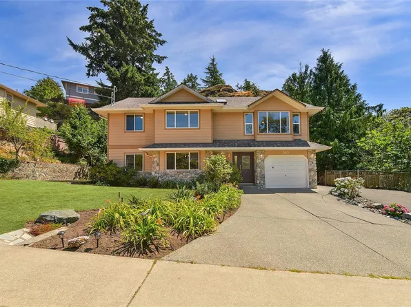 585 Hansen Ave, Langford, BC V9B 5V2