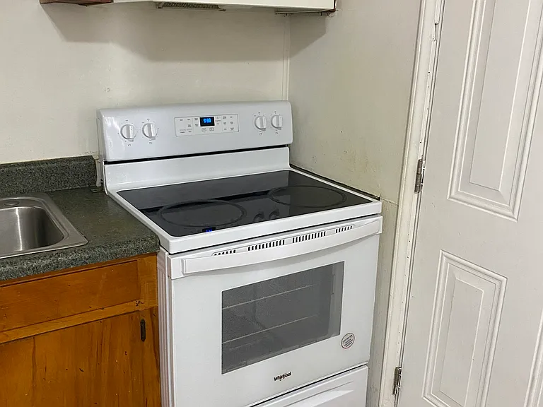 820 College Ave #10 — Photo 7