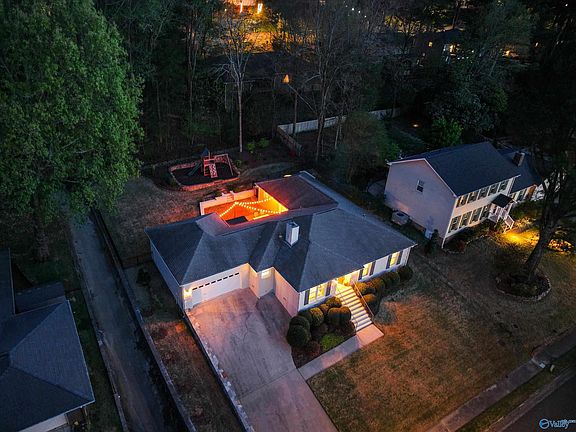 3rd image of 7807 Valley Bend Dr SE