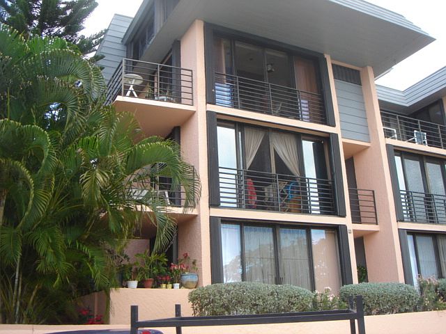 8D Regatta Point Middle Unit