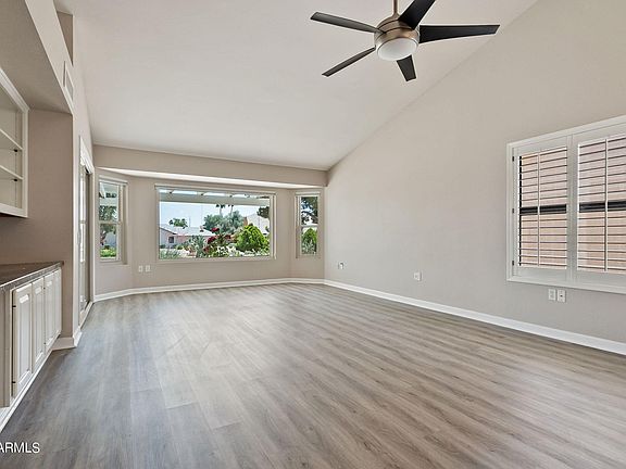 5th image of 13623 W GREENVIEW Drive