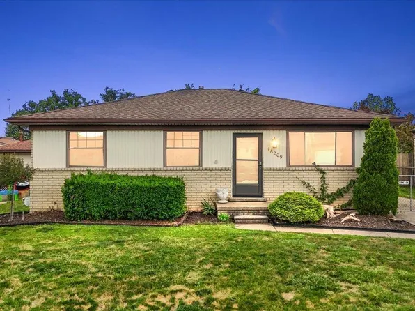 16209 Secretariat Ave, Roseville, MI 48066