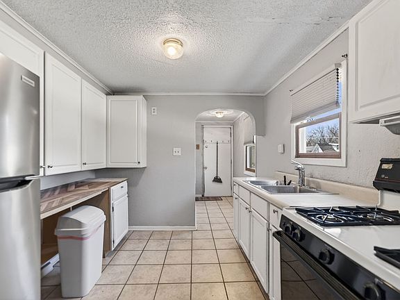 4th image of 26203 W Grand Ave
