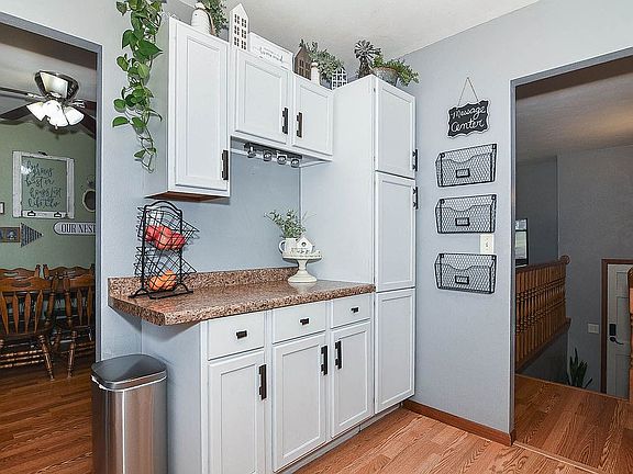 4th image of 2043 Saint John Dr