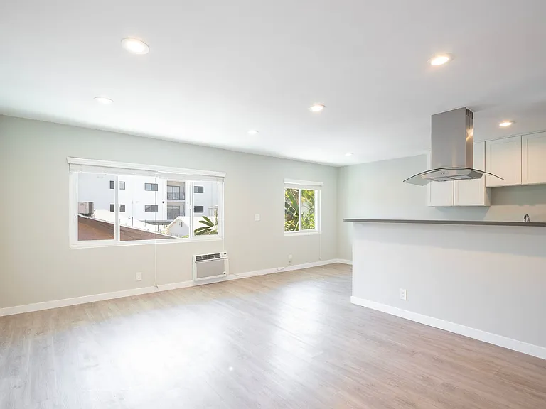 5622 La Mirada Ave — Photo 5