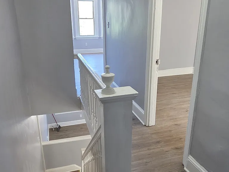 209 E 13th St — Photo 5