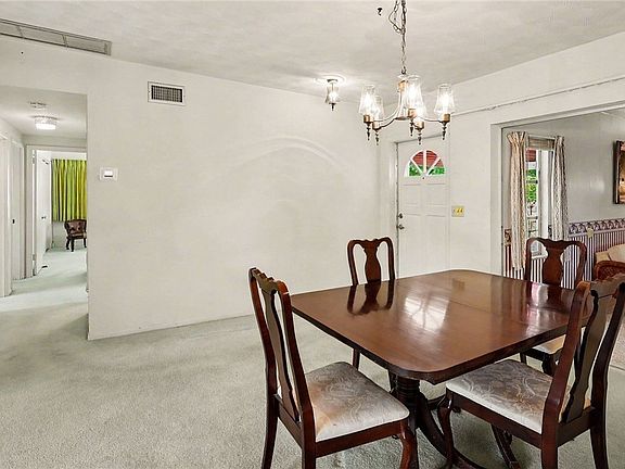 5th image of 2148 Gorham Ave