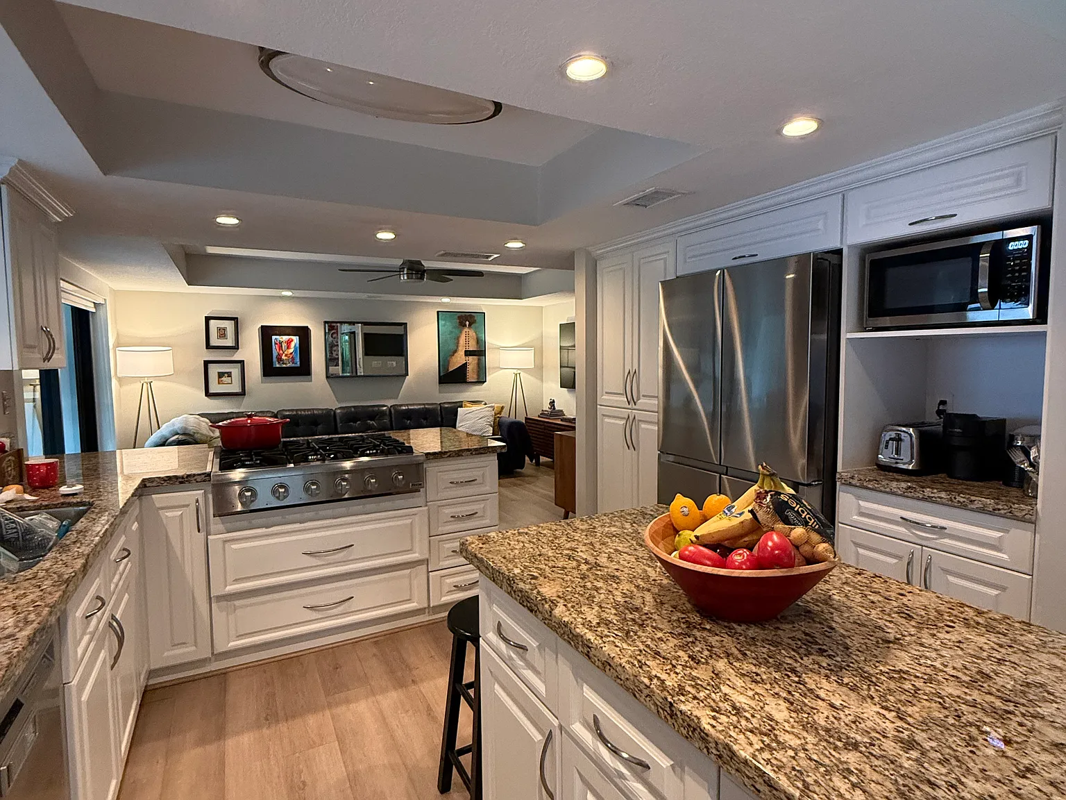 3 bed, 2.5 bath, 1573 sqft, $4,850 — Photo 3