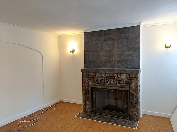 2nd image of 4222 York Blvd