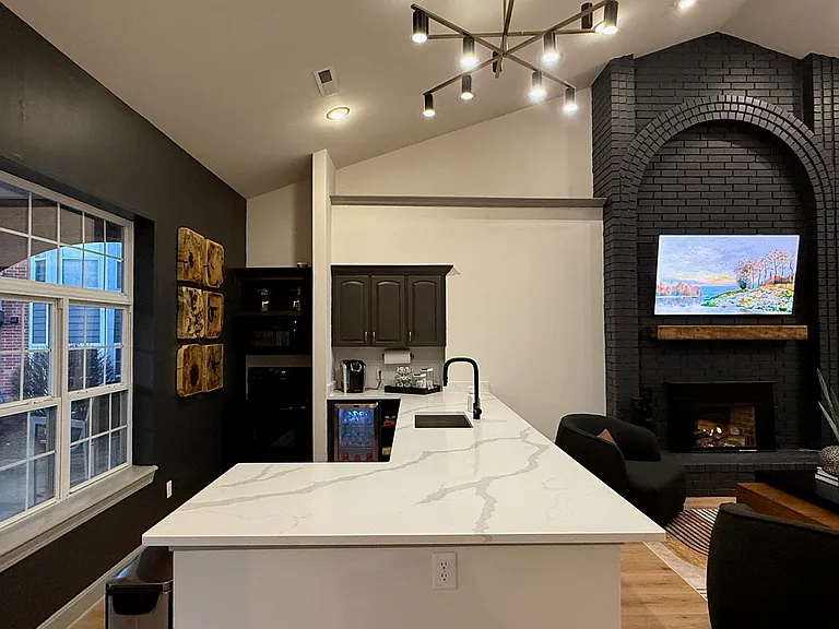 Lake Shore Apartments — Photo 39