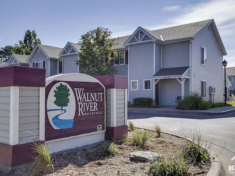 Walnut River Residences — Photo 1
