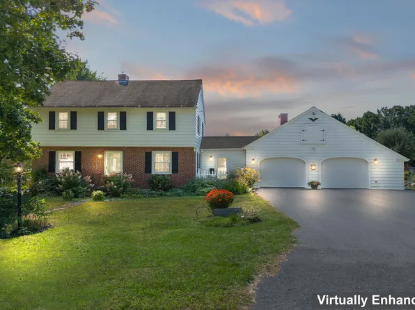 8 Mayflower Road, Hallowell, ME 04347