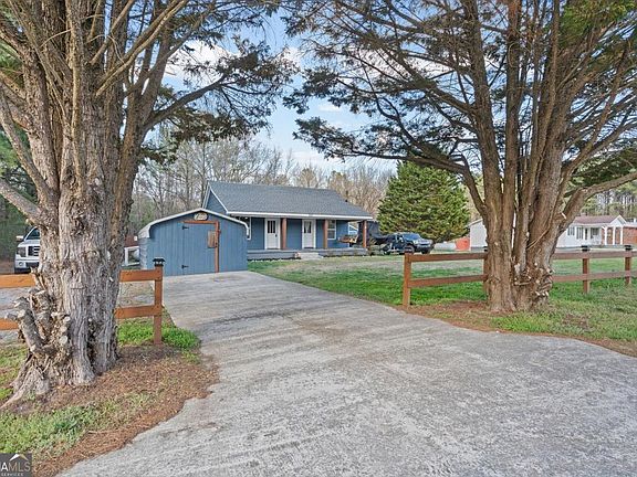 3rd image of 907 Stringer Rd