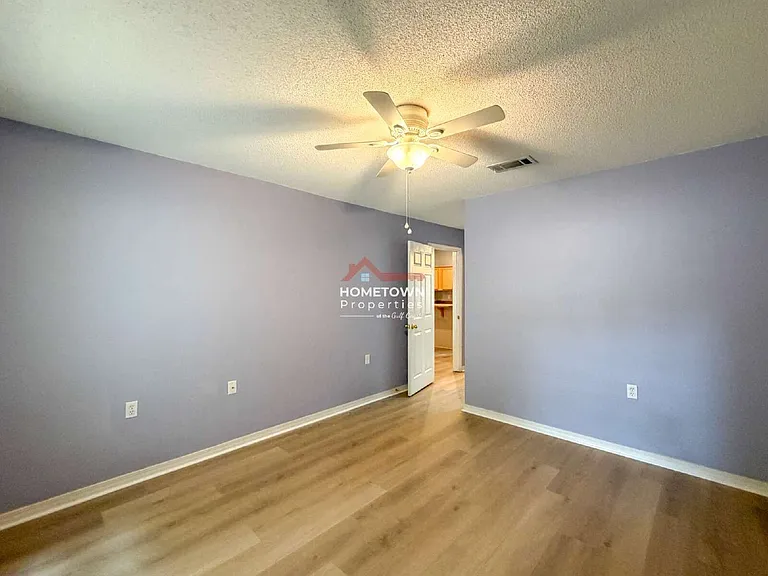 8005 Stonebrook Dr — Photo 11
