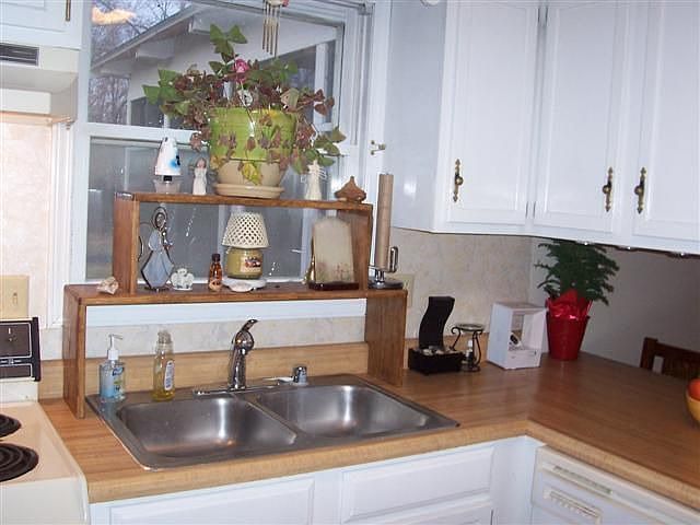 2nd image of 2100 Knob Hill Dr