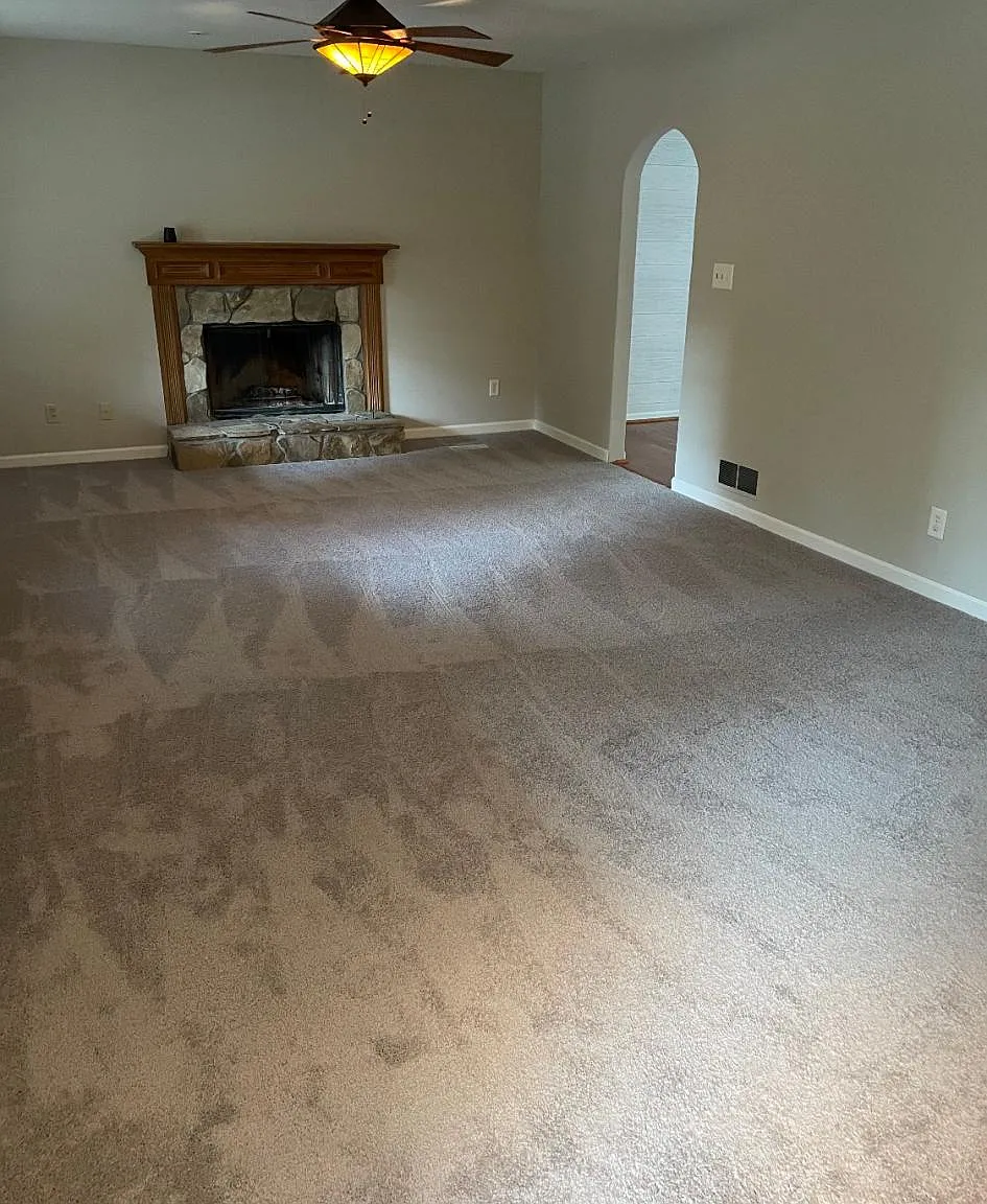 1081 Colony Dr — Photo 4