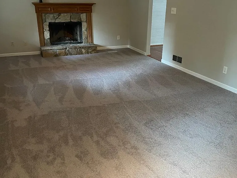 1081 Colony Dr — Photo 4
