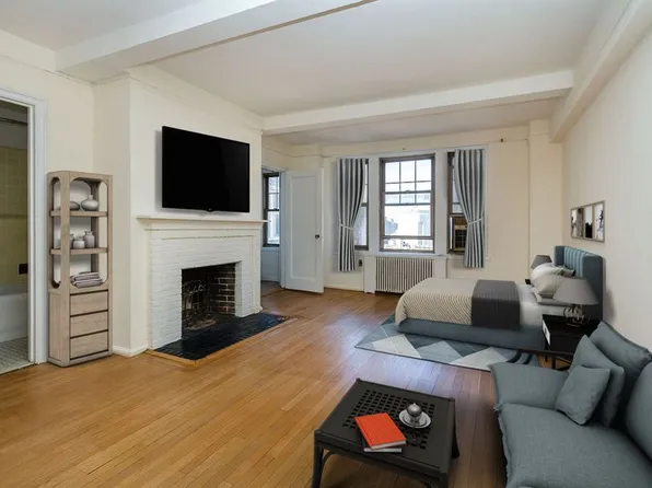 299 West 12th Street image 1 of 5