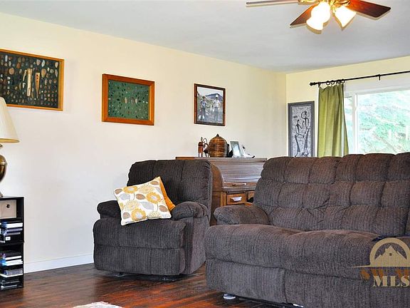 5th image of 68 Willow Dr