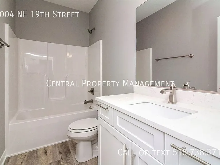 1004 NE 19th St — Photo 17