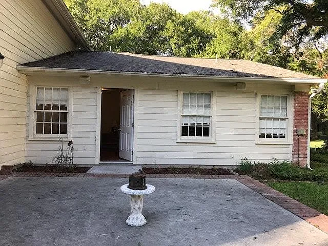 Exterior Entrance/Patio