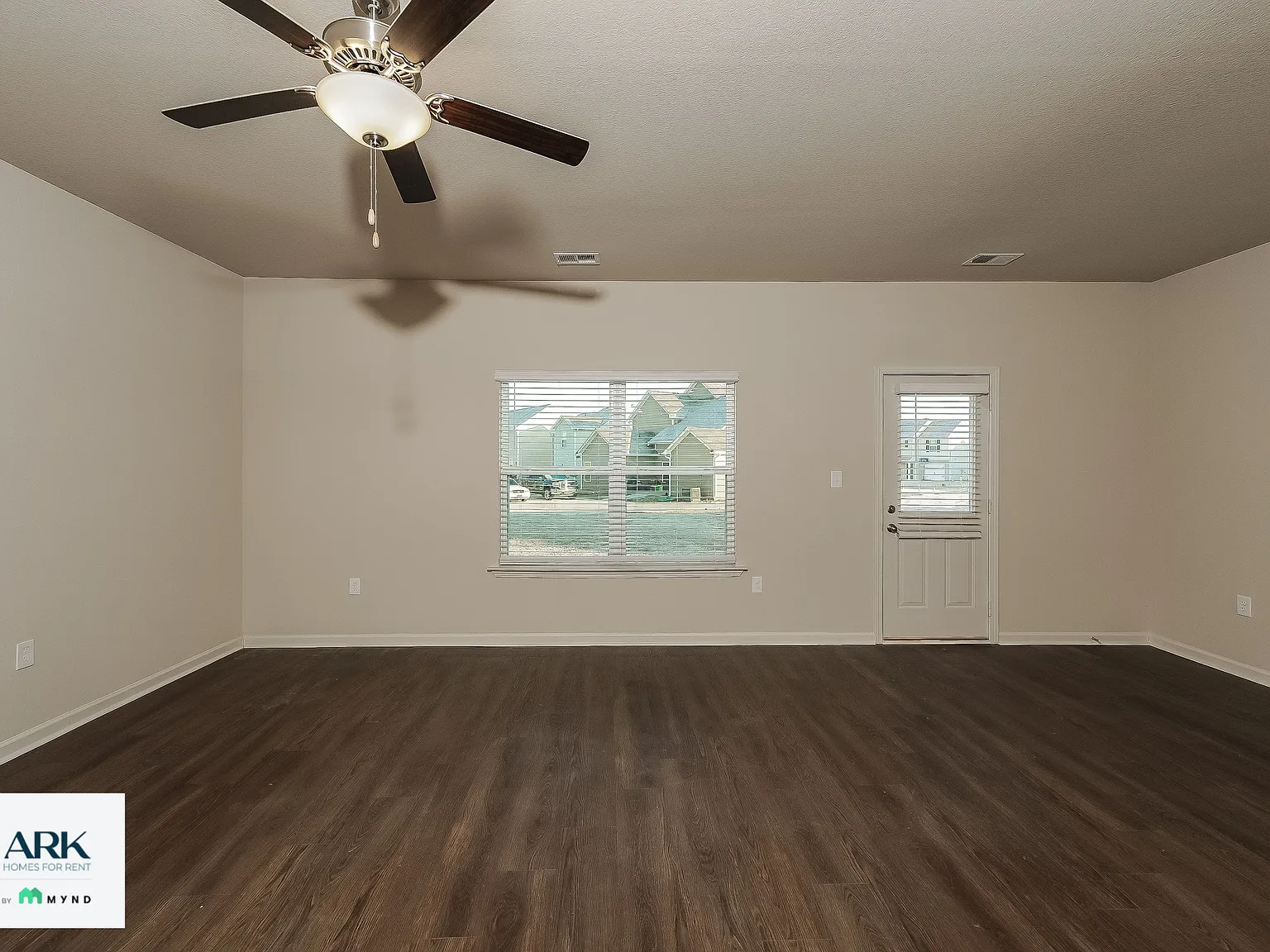 3 bed, 2.0 bath, 1601 sqft, $1,490 — Photo 2