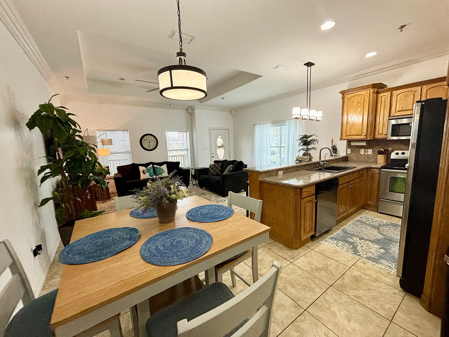 102 W Aries Dr — Photo 3