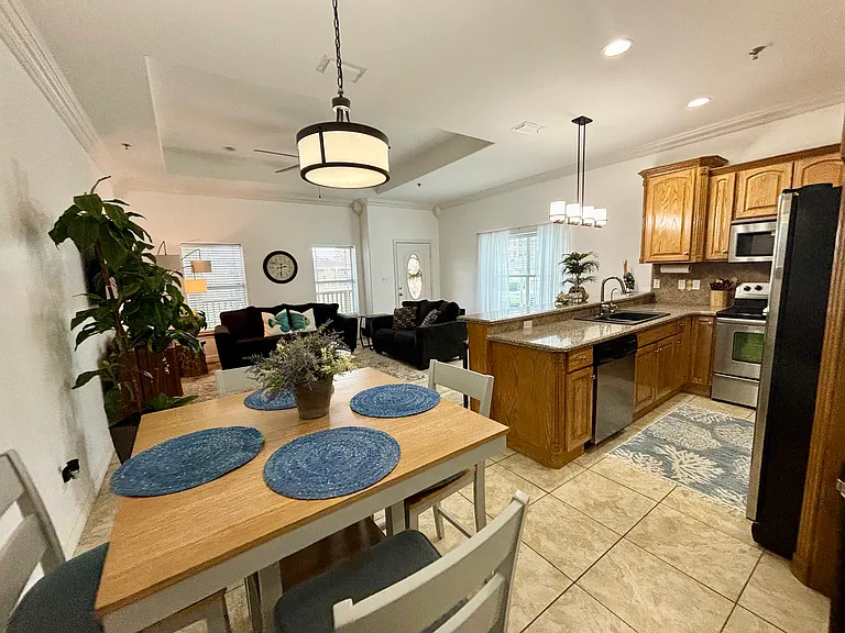102 W Aries Dr #D — Photo 3