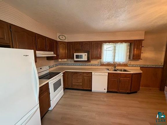 3rd image of 47 Birch Blvd