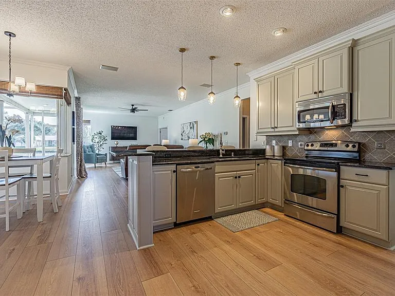 27226 Sea Breeze Way — Photo 2
