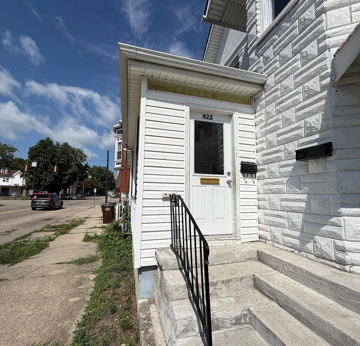 422 W High St — Photo 1